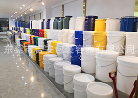 狂伦王丽霞吉安容器一楼涂料桶、机油桶展区
